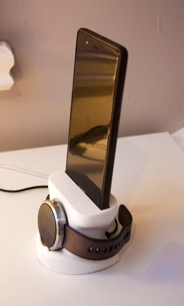 Moto360 phone dock
