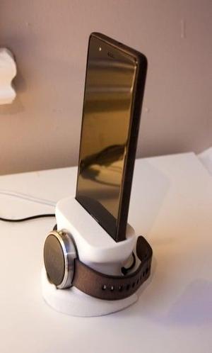 Moto360 phone dock