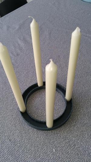 Circular candle holder