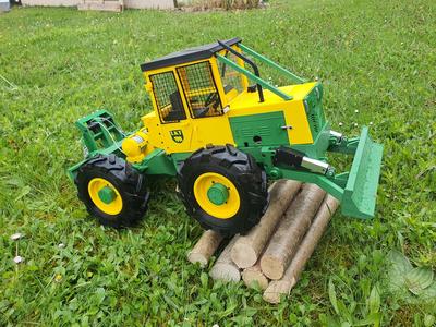 RC Forest tractor/Skidder (LKT81) 1:10