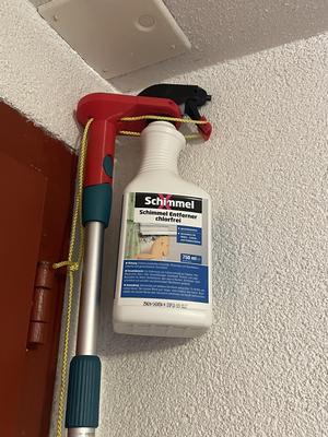 Clamp for Leifheit telescopic pole to hold a spray bottle