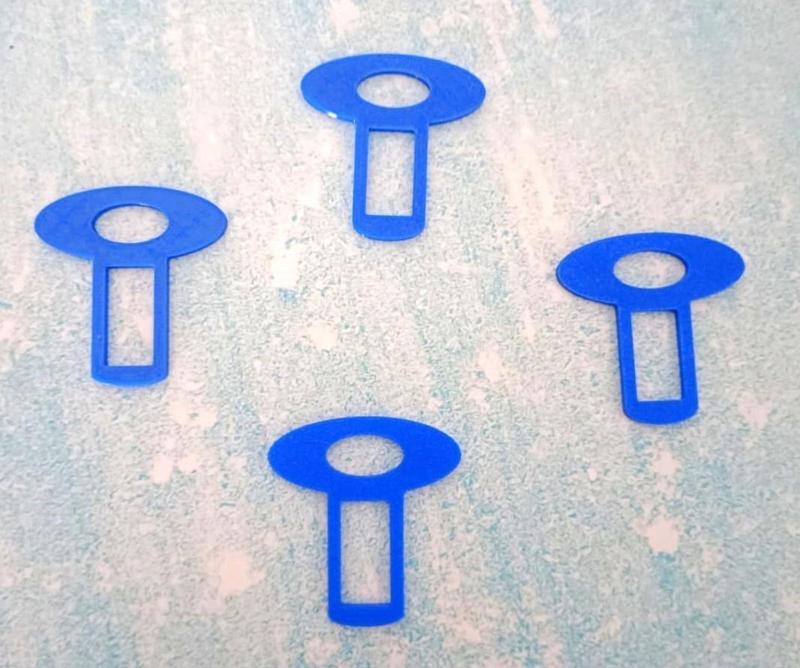 Seat belt silencer buckles