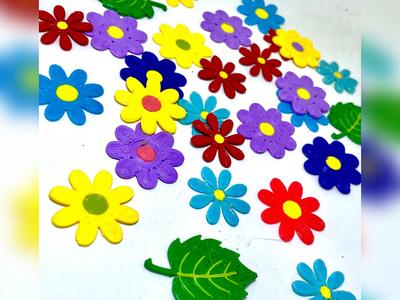 Scattered Flower Decorations 