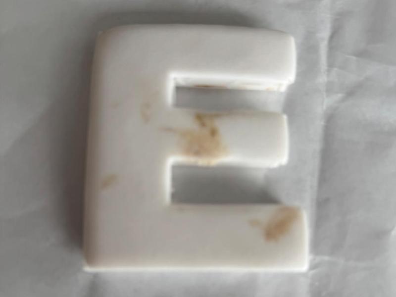 Cookie cuter in the form of a E read description