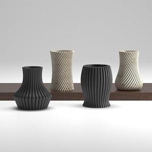 4 Vases