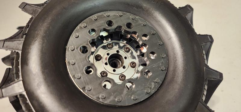 Mega truck beadlock rings