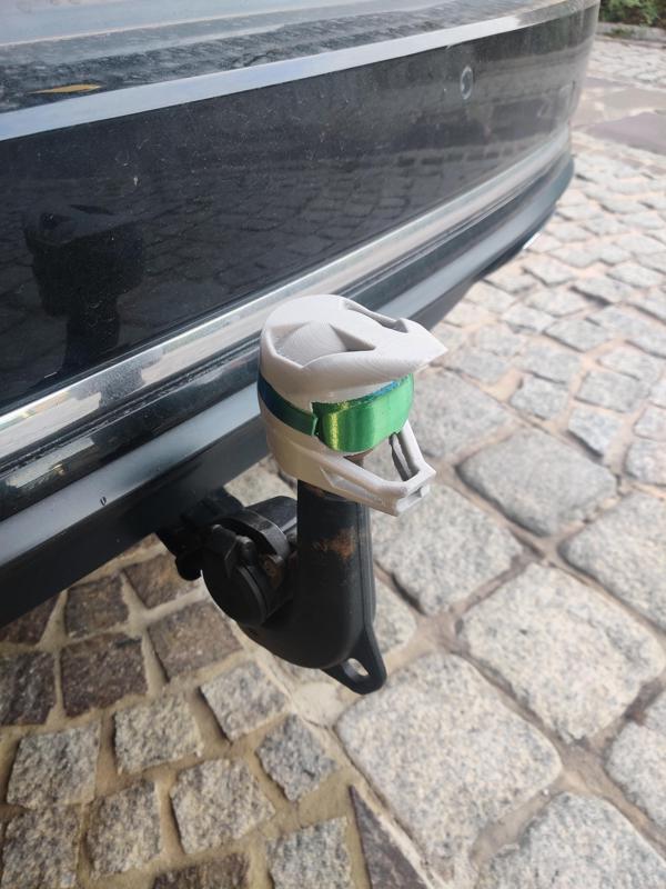 MTB helmet/motocross trailer coupling cover