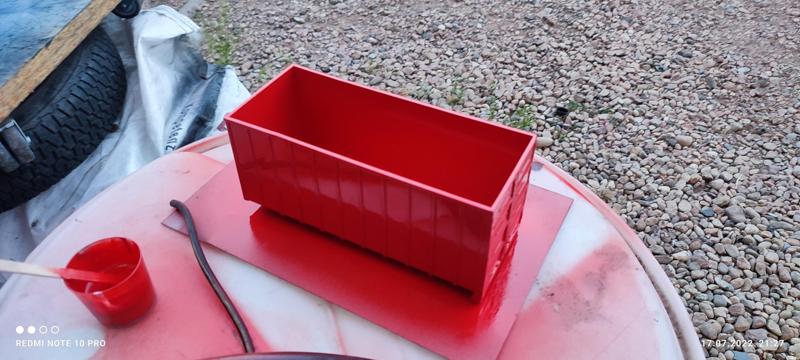 1:32 settling trough for Krampe hooklift from SIKU