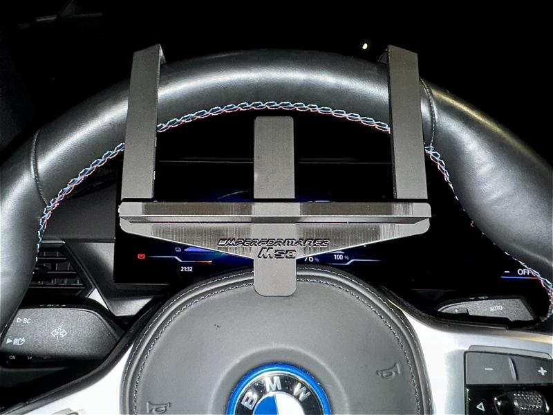 Mobile rest on steering wheel BMW i4 M50 M Performance