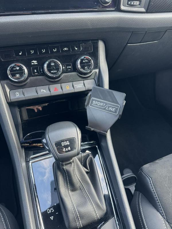 Skoda Kodiaq phone holder (iphone 15PRO and others)