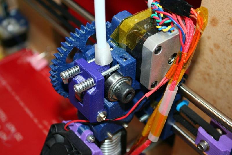 Greg's Wade extruder idler for 40mm M3 bolts