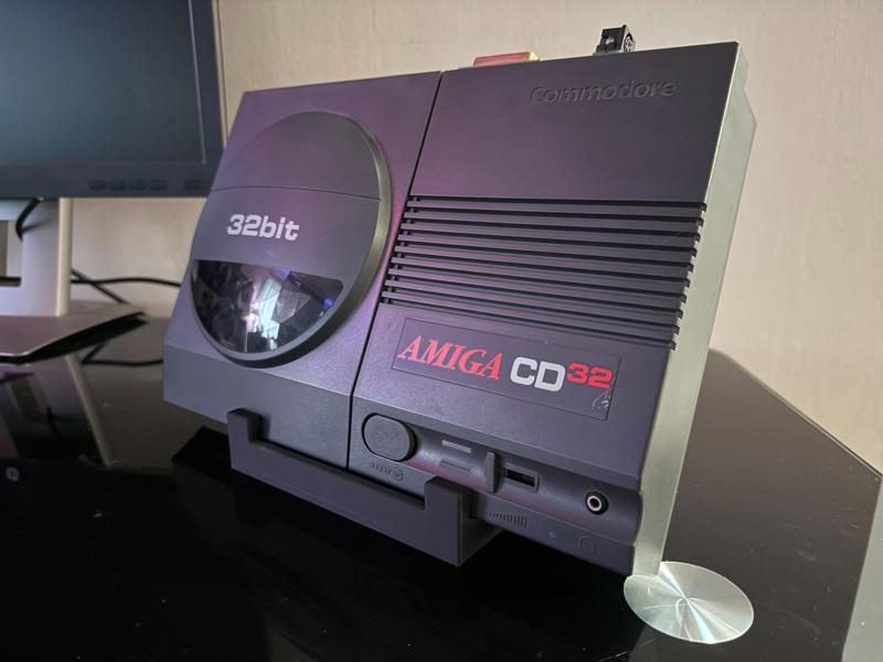 Commodore Amiga CD32 stand