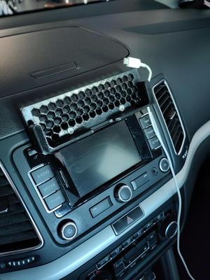 CD-Slot in-car phone holder
