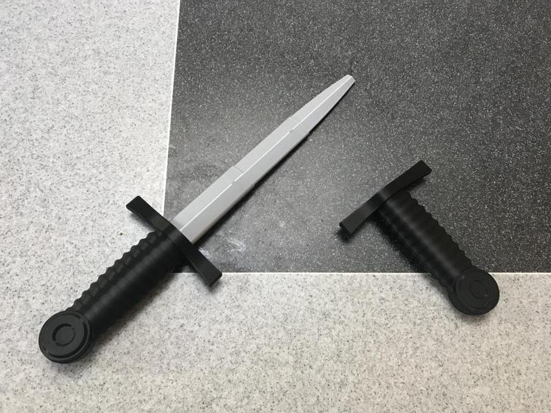 Collapsing Dagger Multimaterial Remix