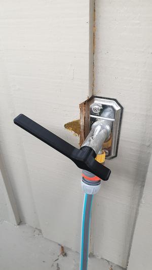 Hose key