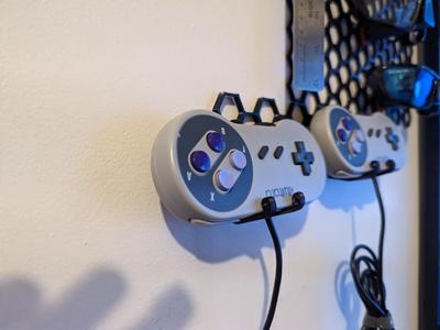 SNES holder for honeycomb storage