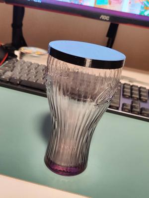 Cola Glas Bee Cover