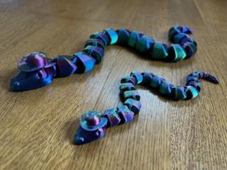 Articulated snake with a cowboy hat (NOT MY CREATION)