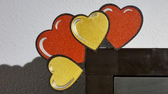 Valentine hearts corner/door/shelf stand