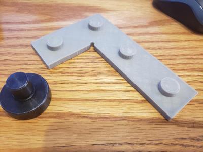 Welding table corner brace