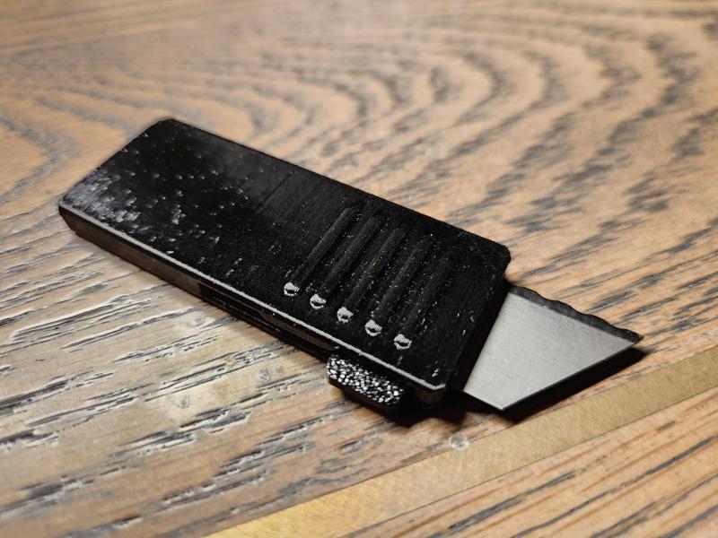 Coin Pocket Utility Knife