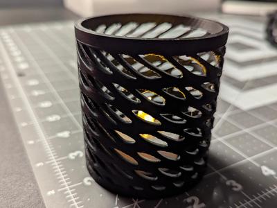 twisted voronoi tea light holder