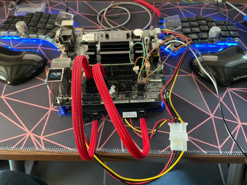 MiniITX mounting plate