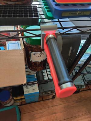 Clip On Filler Brace for 3/4" Wire Rack Shelf