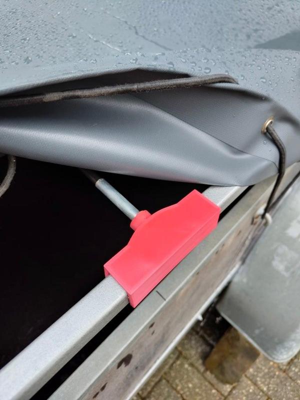 Cheap Trailer Tarp Framework Made Of Tent Poles