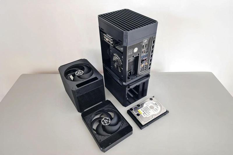 NAS ITX PC Case with stackable expansions