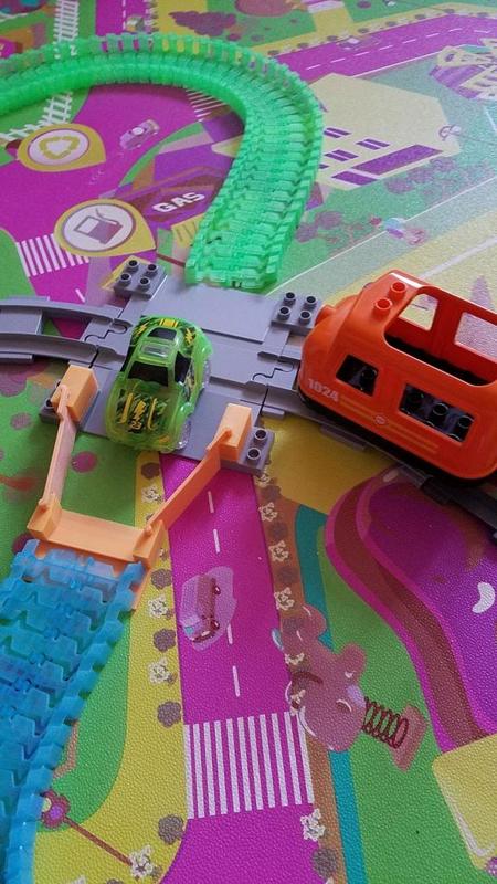 Magic track to Duplo train connection
