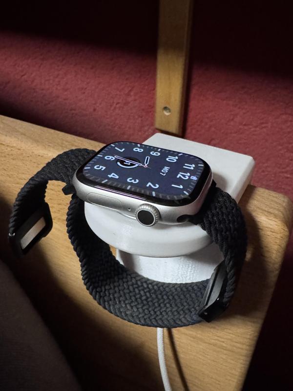 Apple Watch Mount for 25 mm Wooden Board – Compatible with USB-A & USB-C