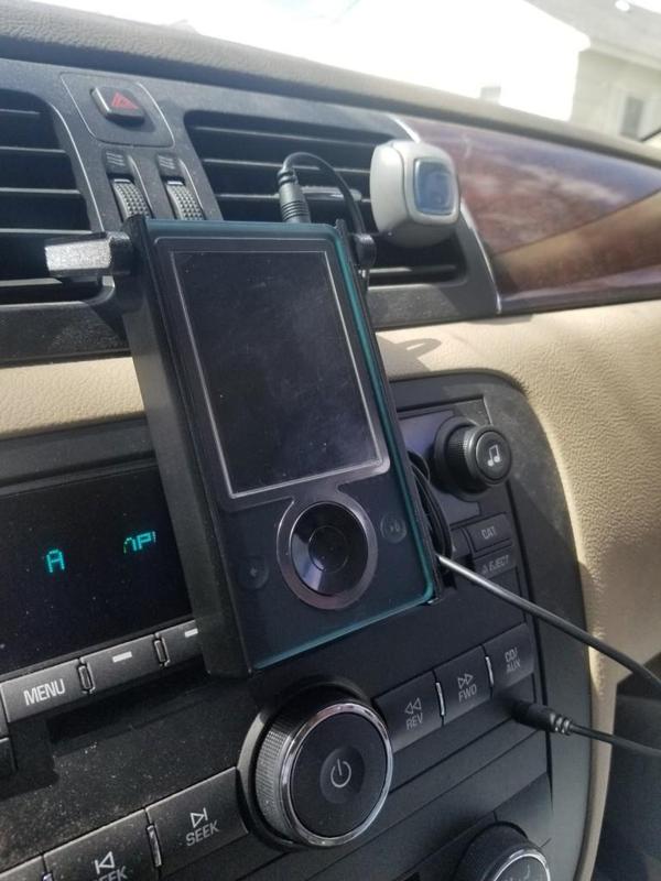 Vent clip in holder for Zune 30 Gb mp3 player