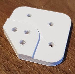 Router plate leveling bracket