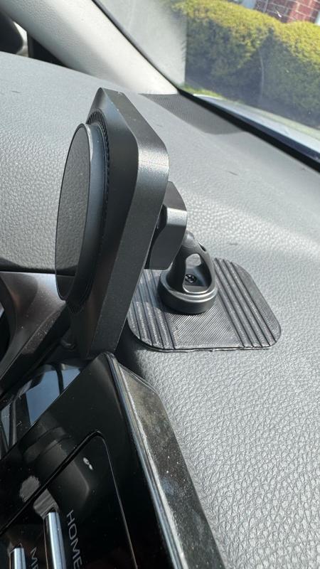 ESR Wireless Charger Wide Base