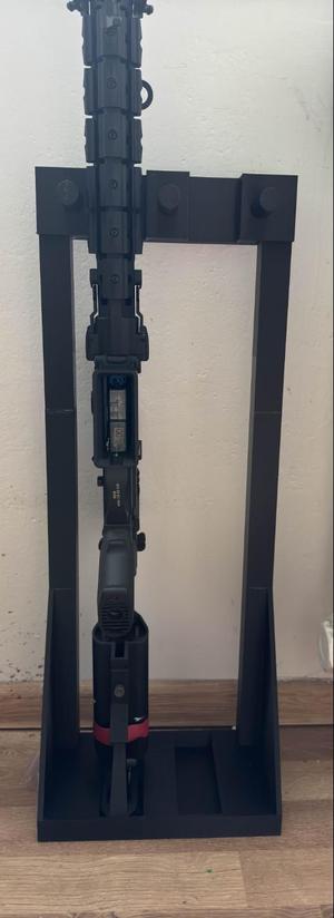 Vertical airsoft gun holder