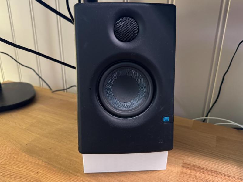 PreSonus Eris E3.5 wedge base / stand