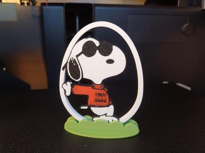 Snoopy Easter Egg with stand