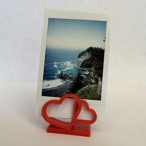 Outlined heart photo holder
