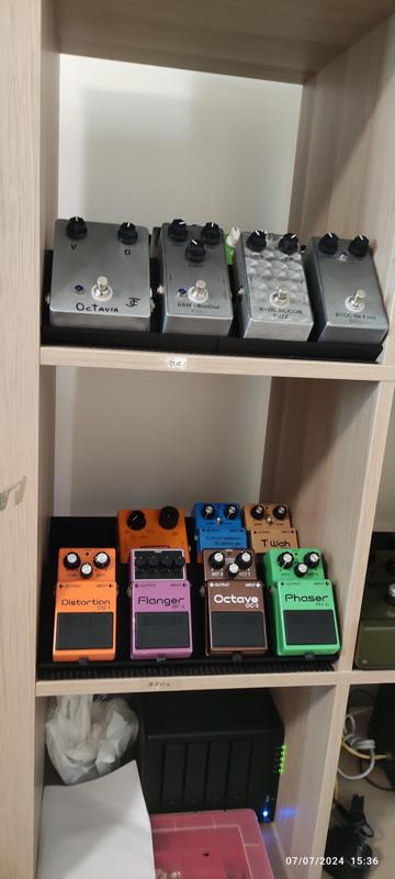 Pedal Display Stand for Ikea Kalax