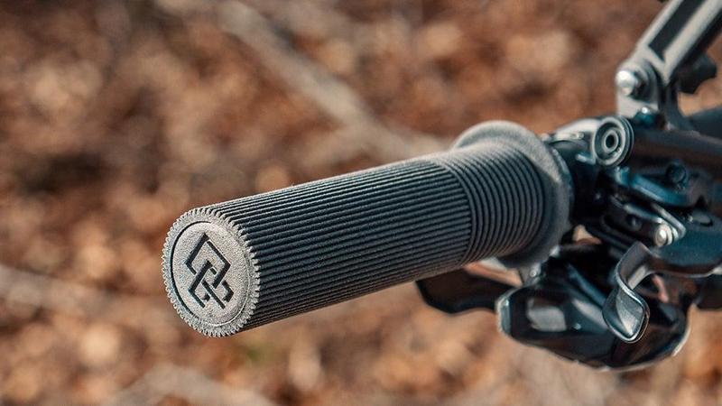 Custom Mountain Bike Grips, Chain Guide & Shifters