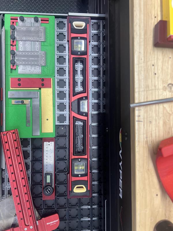 Husky 24 Inch Level holder Gridfinity