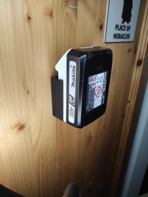 Simple and strong holder for Makita Batteries with 3 drill holes.