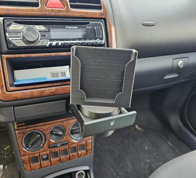Cupholder phone holder