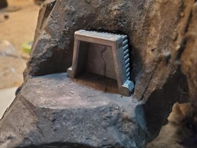 Tunnel enterance door