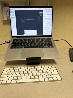 3-in-1 MacBook - iPad - Phone stand. Phone holder.