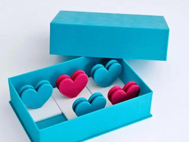 Gift Box | Holds 6 heart display stands