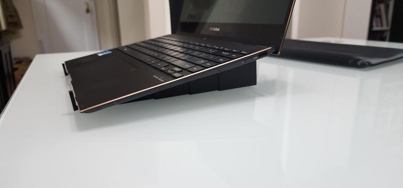 Telescoping Laptop Stand