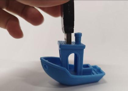 3DBenchy porta USB/MicroSD