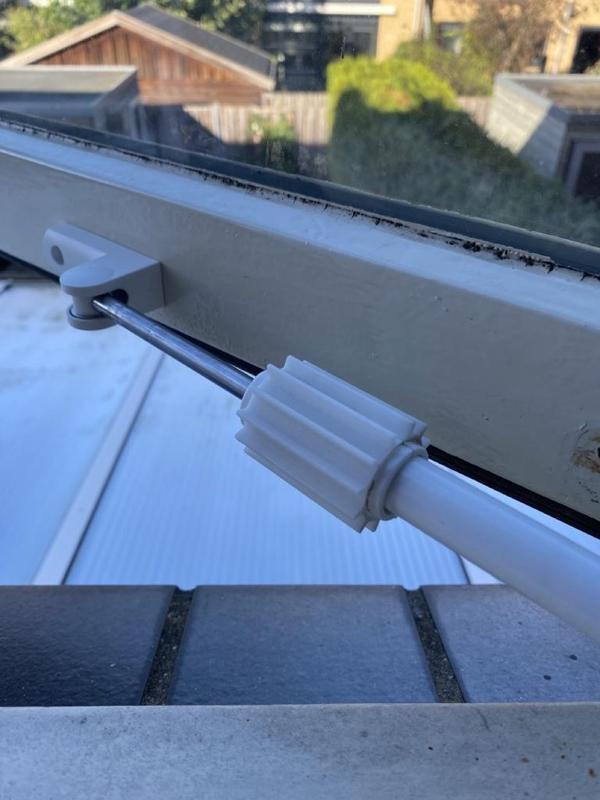 AXA Telescopic Window Stay Grip